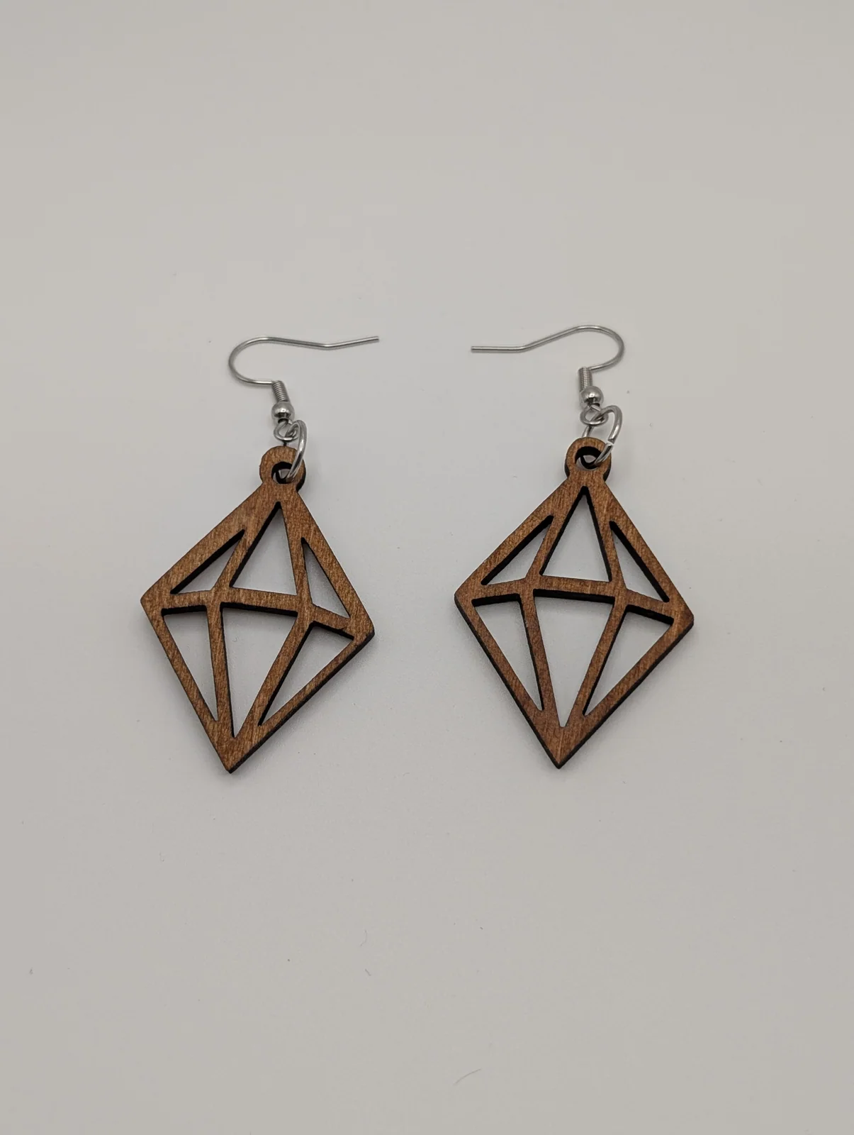 Boucles d’oreilles en bois : diamants