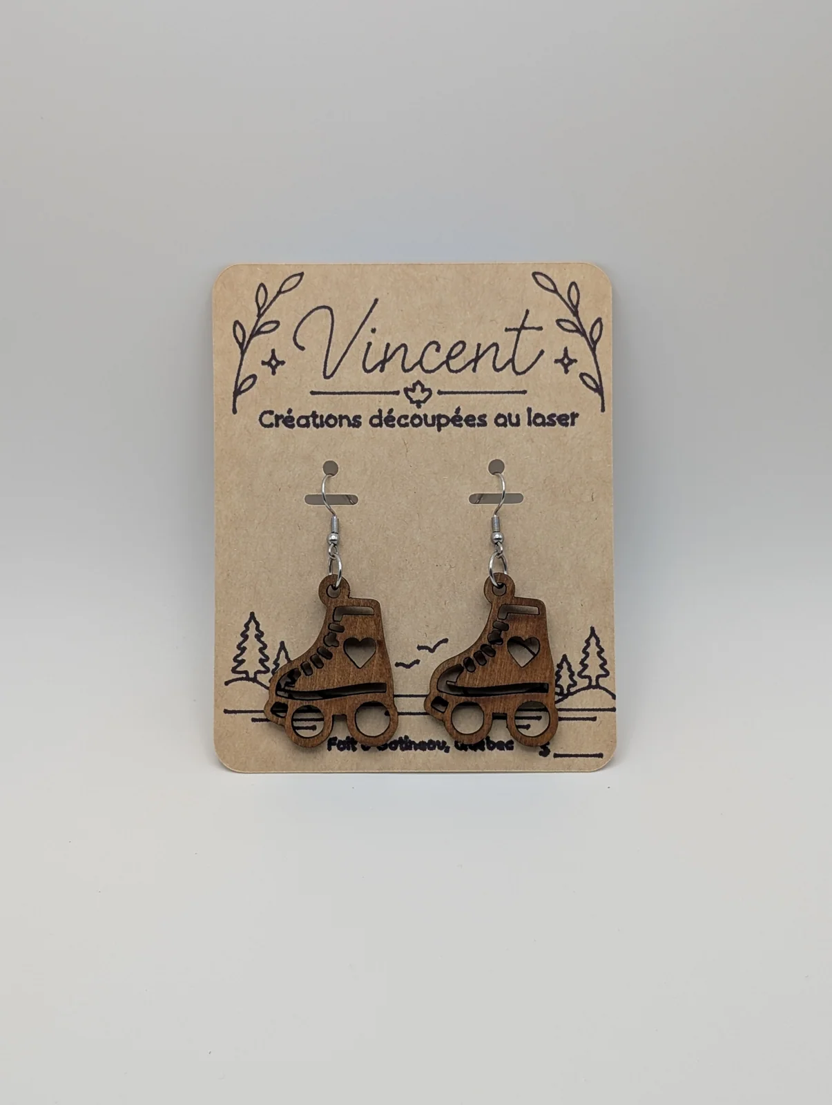 Boucles d’oreilles en bois : patins a roulette