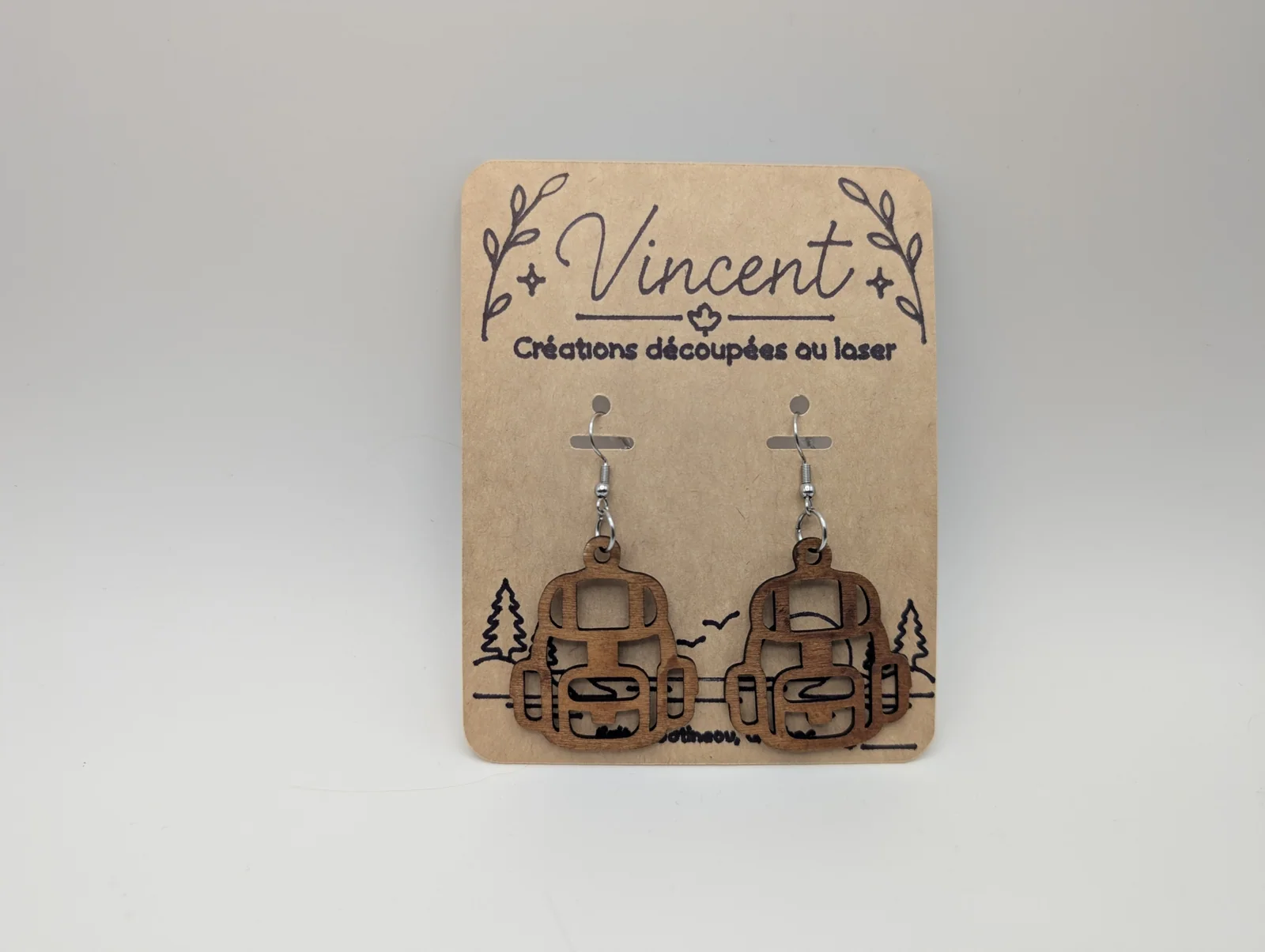 Boucles d’oreilles en bois : sac a dos