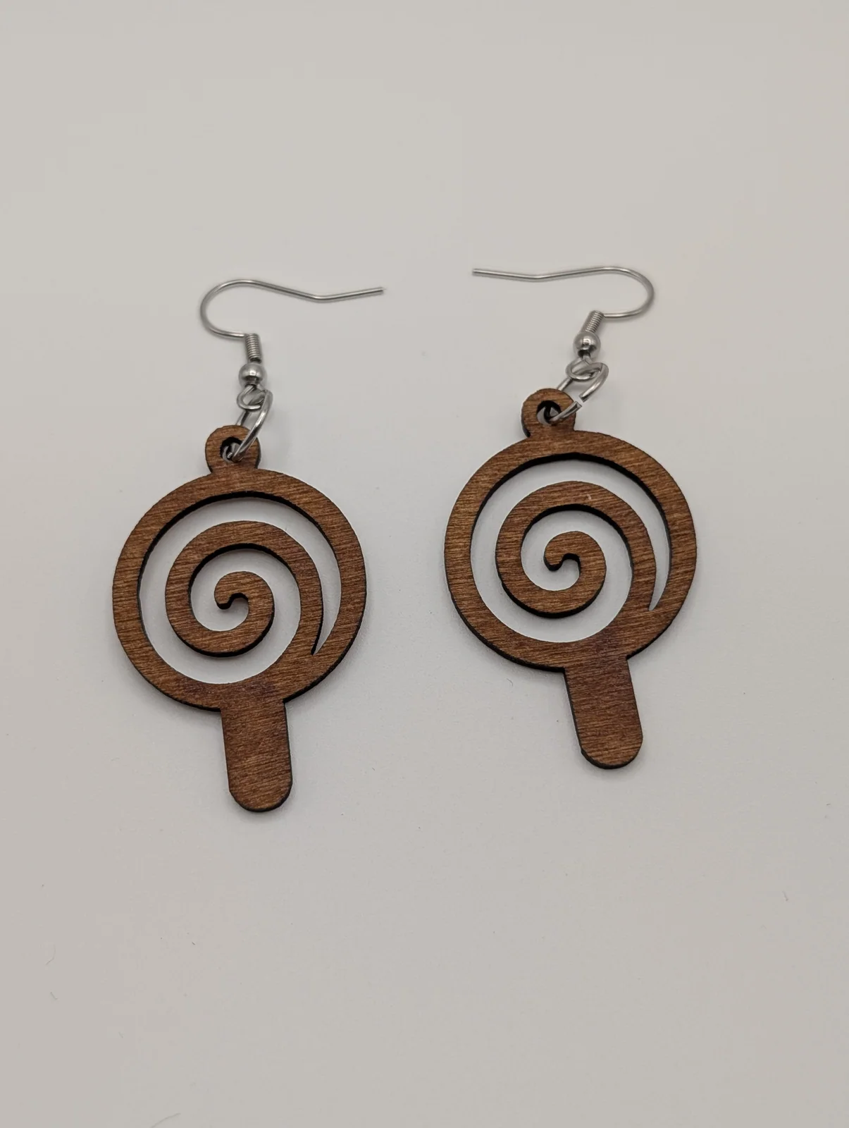 Boucles d’oreilles en bois : sucettes