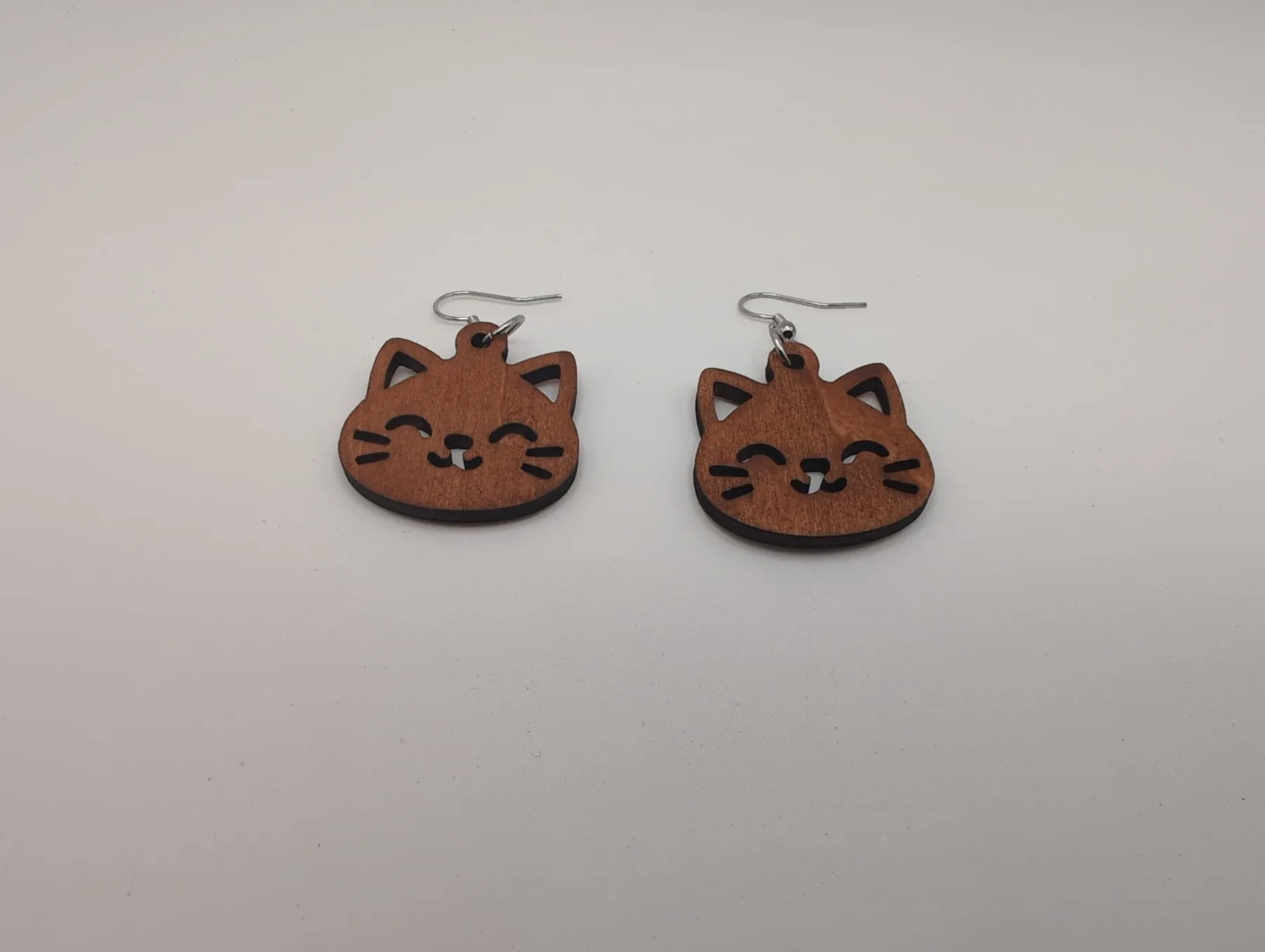 Boucles d’oreilles en bois : Chats mignons