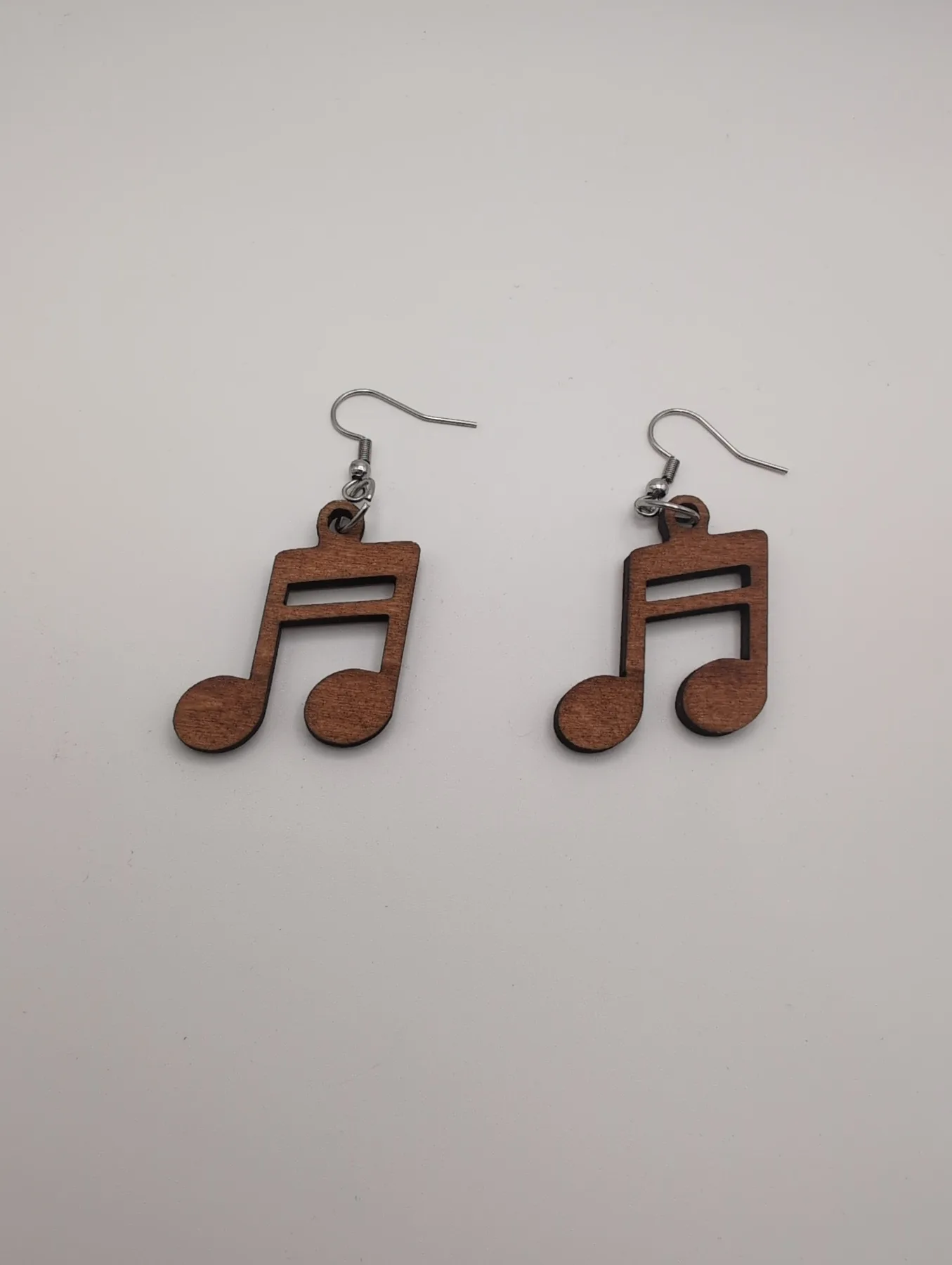 Wooden earrings: Notes de musique